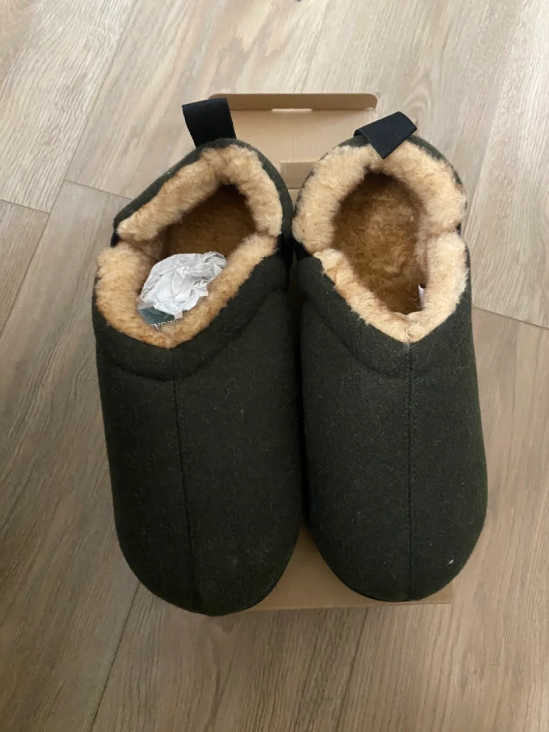 Snuggleaves Men's Dark Green Sheepskin Slippers Size US 8/7 thumbnail