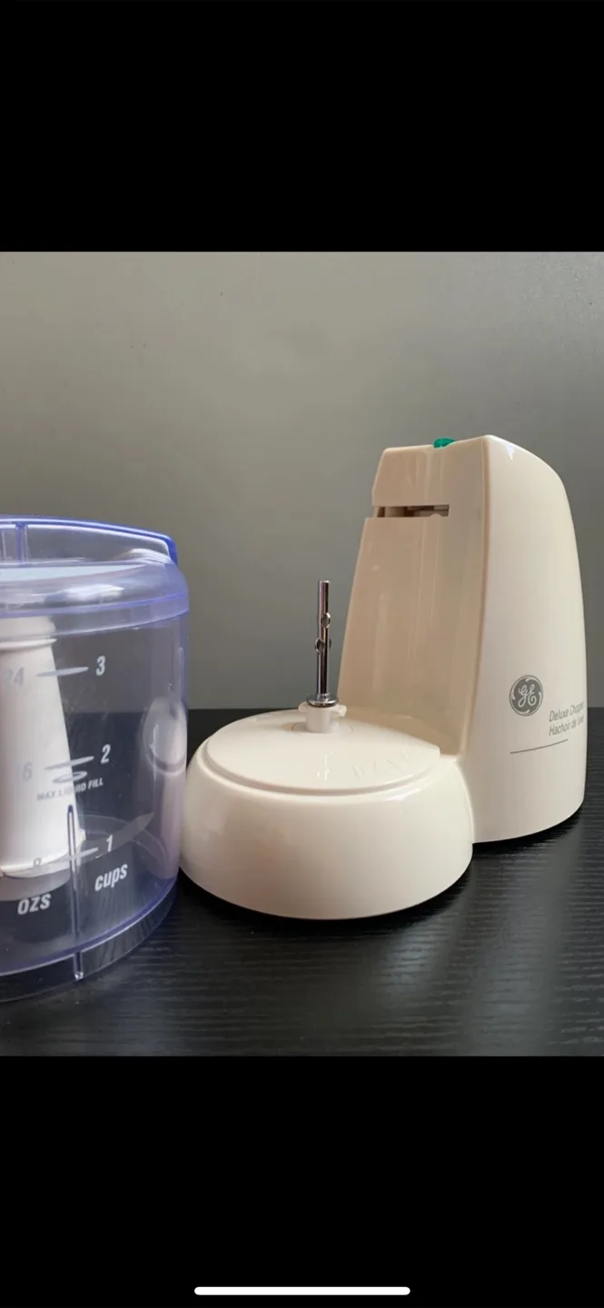 GE 3Cup Deluxe Mini Chopper - Food Processor image indicator(6)
