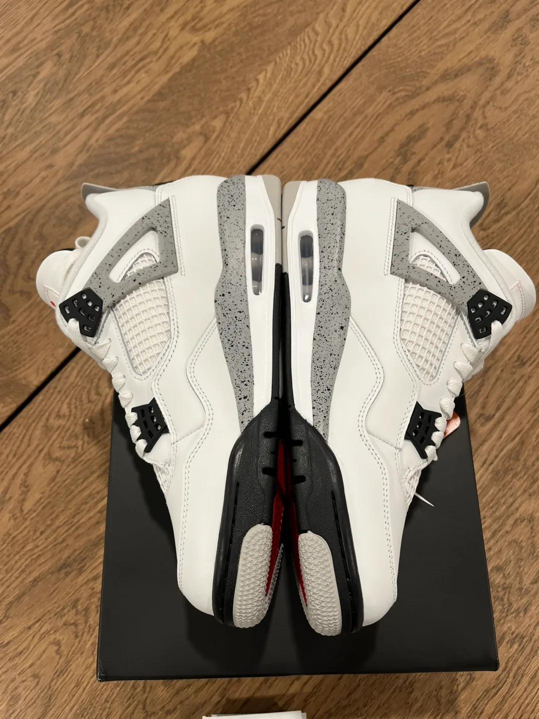 Jordan 4 White Cement Size 10 image indicator(3)