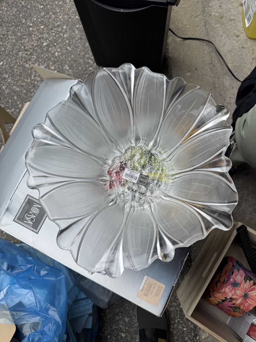 Stunning Frosted Glass Sunflower Bowl - photo 4
