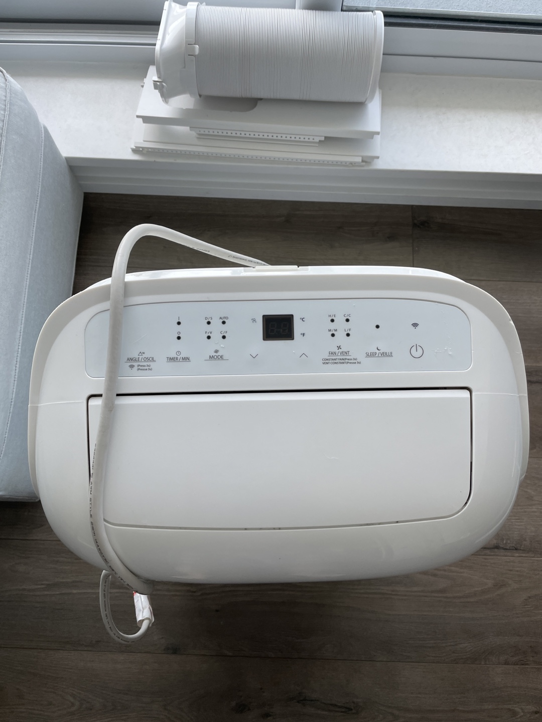 Toshiba Portable Air Conditioner with Remote - photo 2