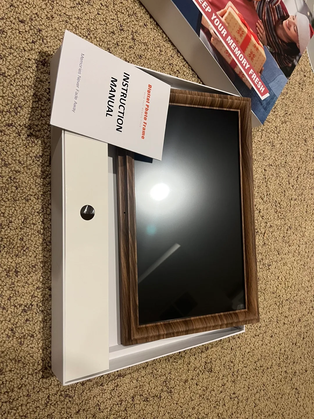 Frameo Smart Wi-Fi Digital Photo Frame thumbnail