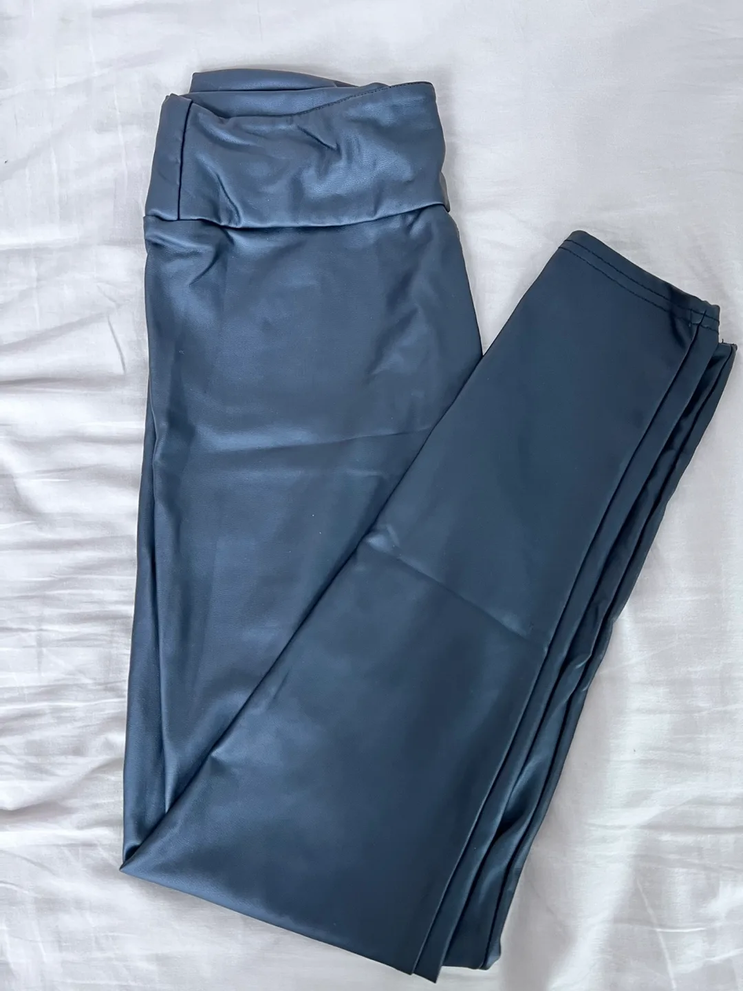 Closet clear out- women’s jeans, pants and shorts image indicator(4)