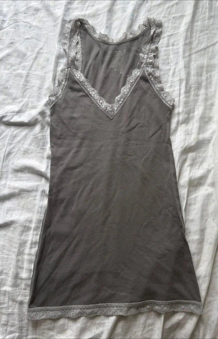Old Navy Grey Lace Trim Tank Top thumbnail