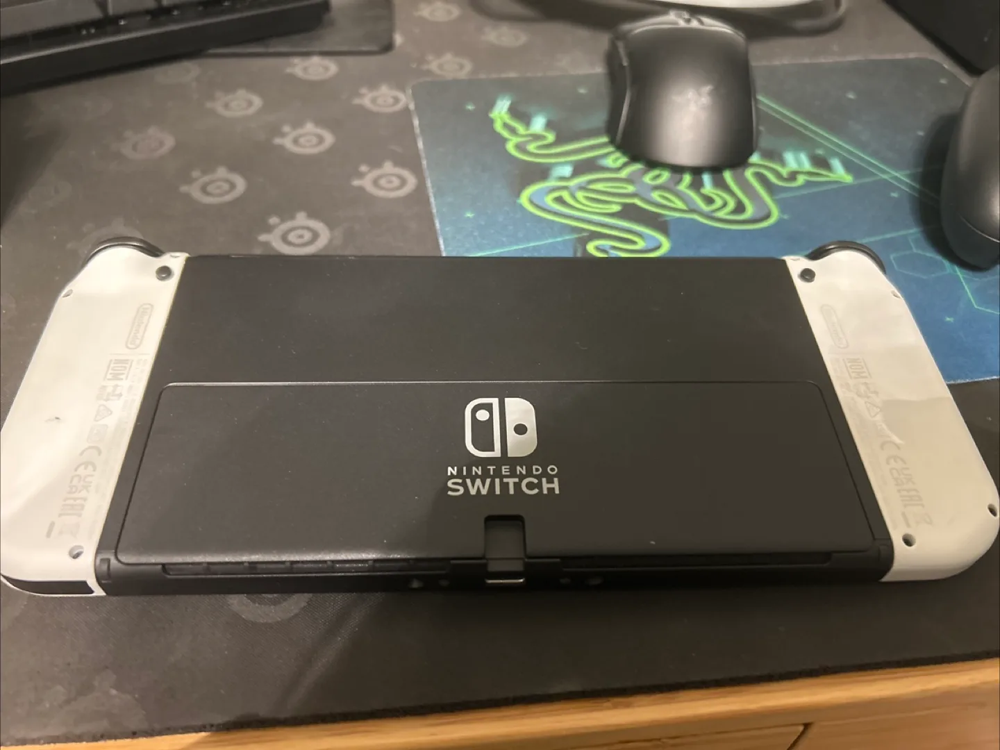 Nintendo Switch Console - White Special Edition image indicator(3)