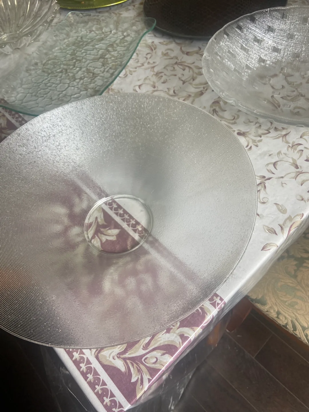 Glass salad bowls and  glass snack trays image indicator(3)