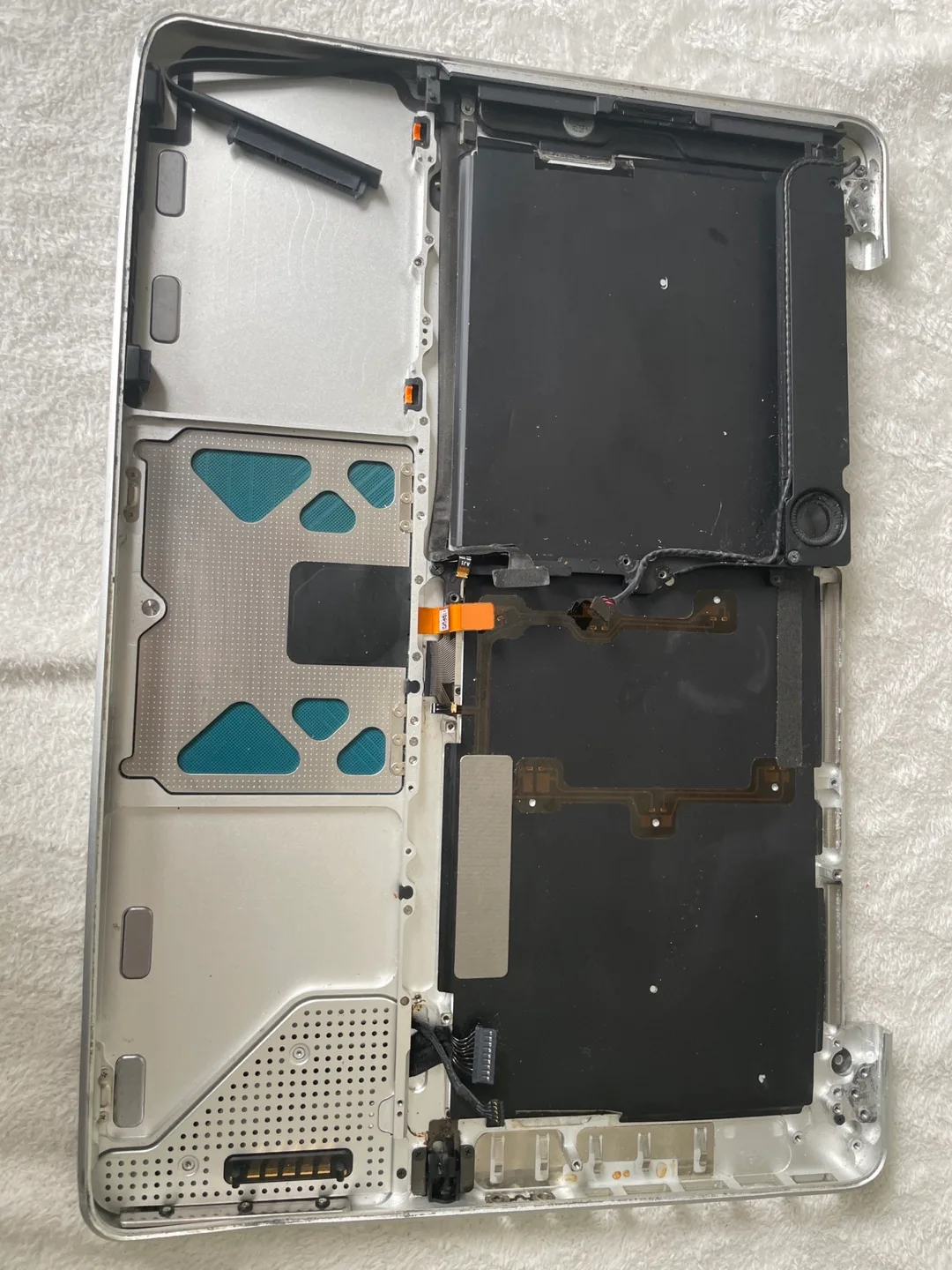 MacBook Pro A1278 Top Case Assembly with Keyboard image indicator(3)