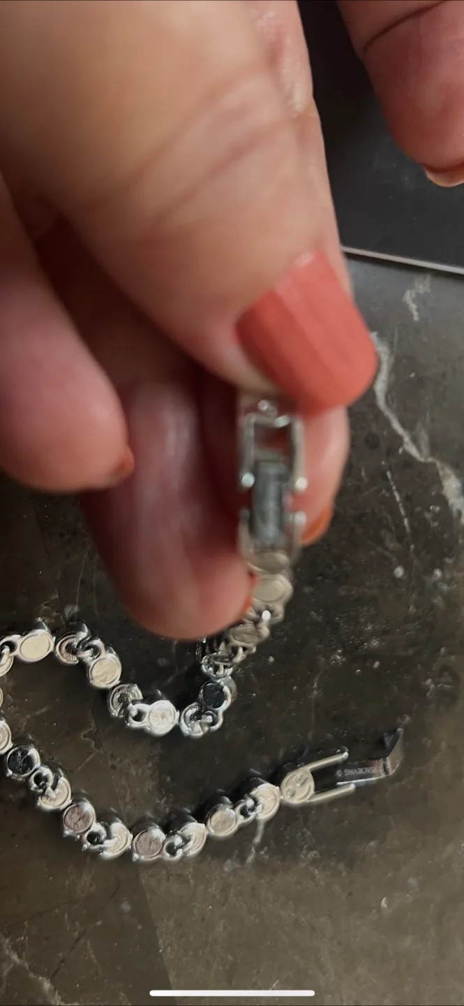 Swarovski Tennis Bracelet - Rhodium Plated image indicator(10)