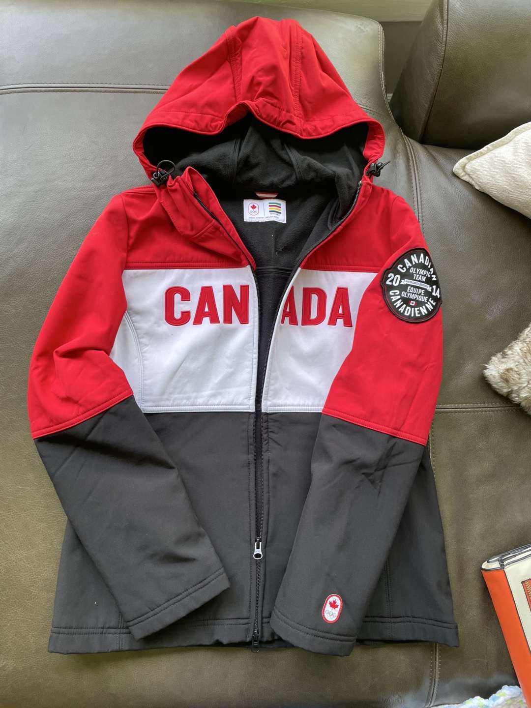Women’s Hudson’s Bay Olympic Softshell Jacket - Medium