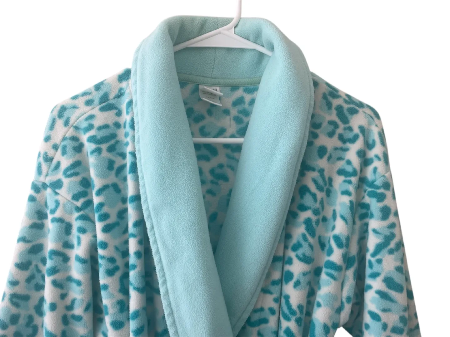 Leopard Print Fleece Robe - Size M image indicator(2)