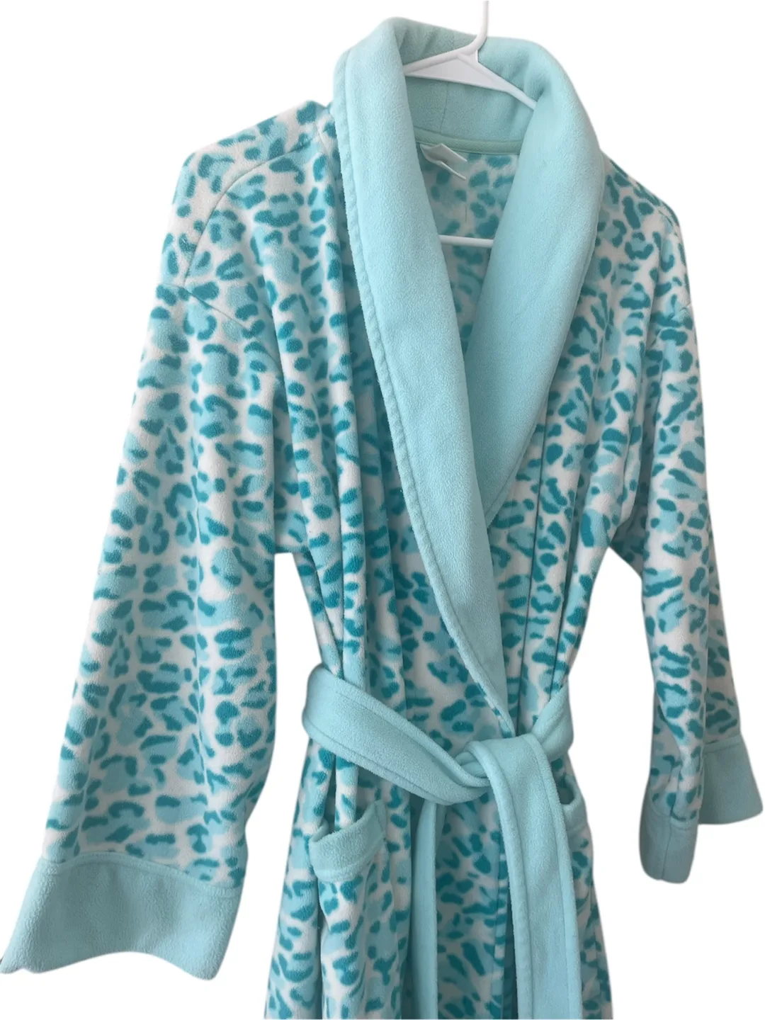 Leopard Print Fleece Robe - Size M image indicator(3)