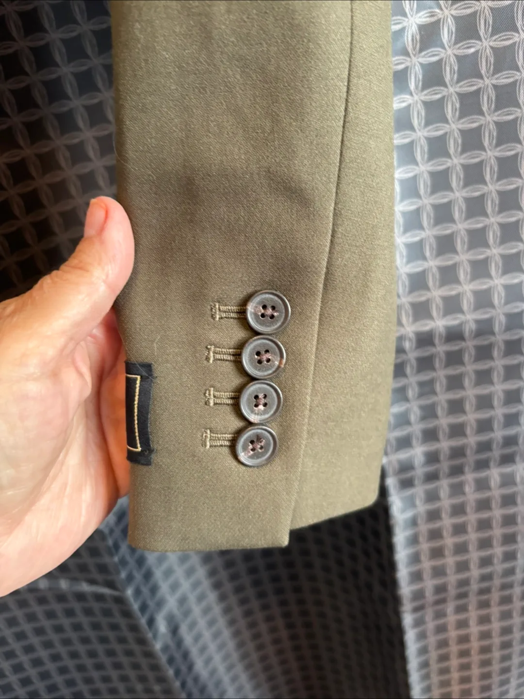 Babaton Aritzia cropped olive green blazer - size 0 image indicator(3)