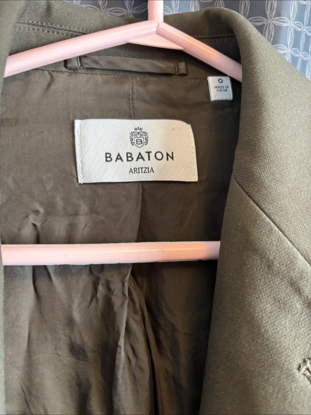 Babaton Aritzia cropped olive green blazer - size 0 image indicator(4)