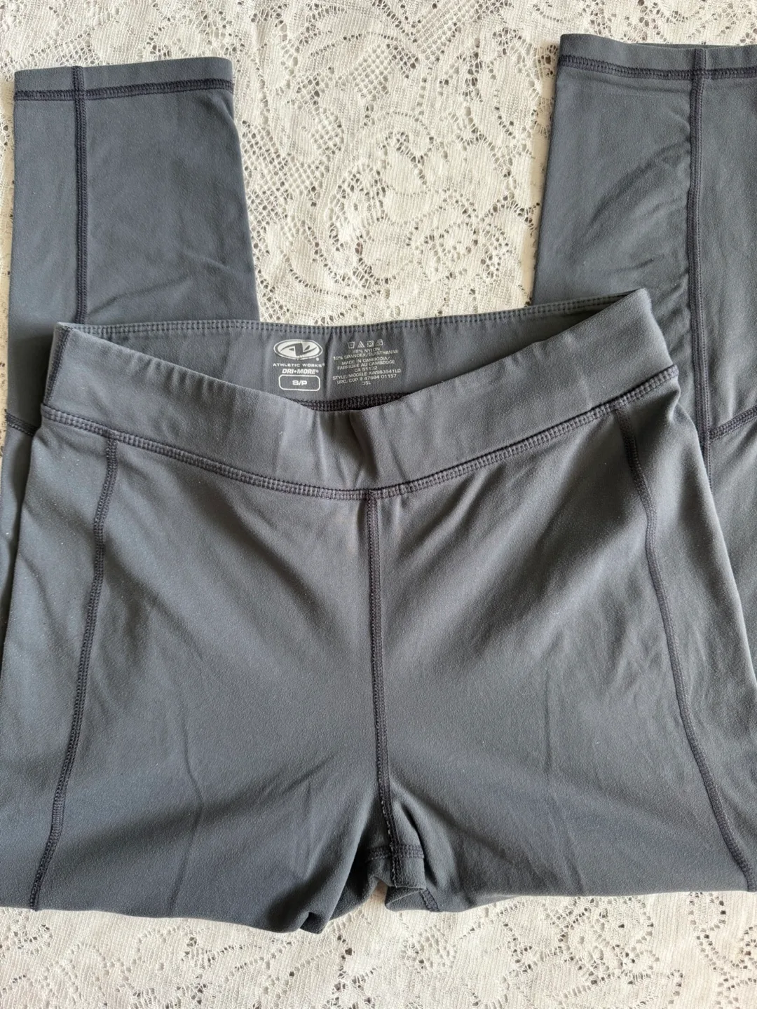 Women's Workout Set (Small) Athletic Works brand image indicator(5)