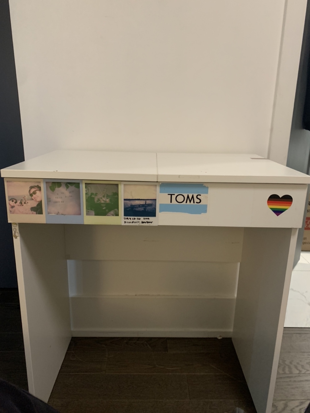 White Make-up vanity with Mirror and Drawers