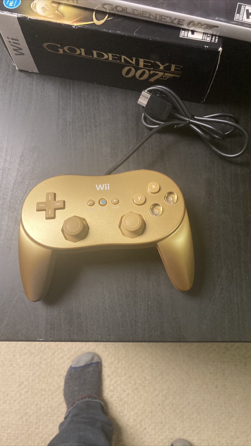 GoldenEye 007 Wii Game with Gold Wiimote - photo 2