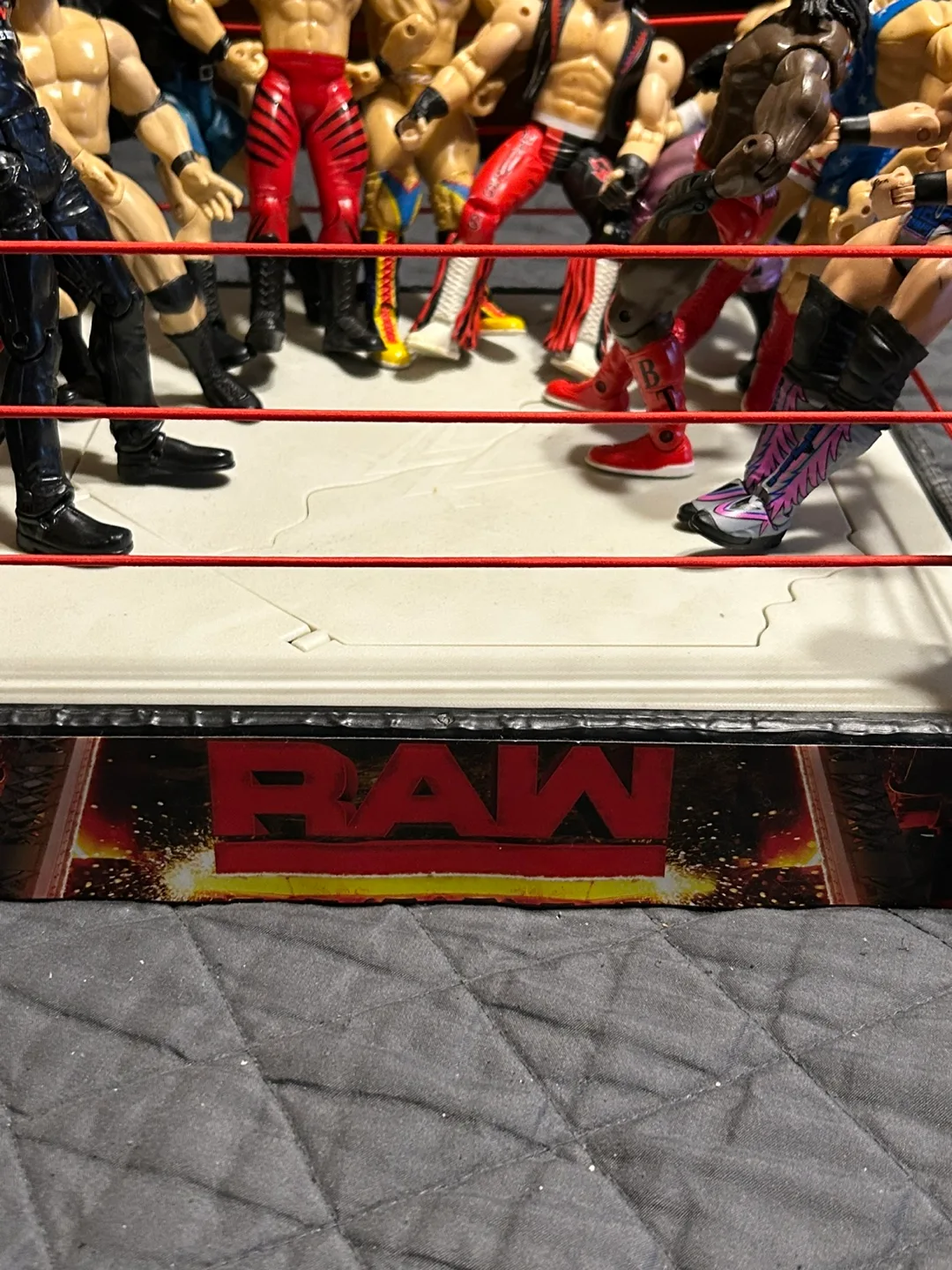 10 Figures Wrestlers Lot & Wrestling Ring. WWE WWF image indicator(4)