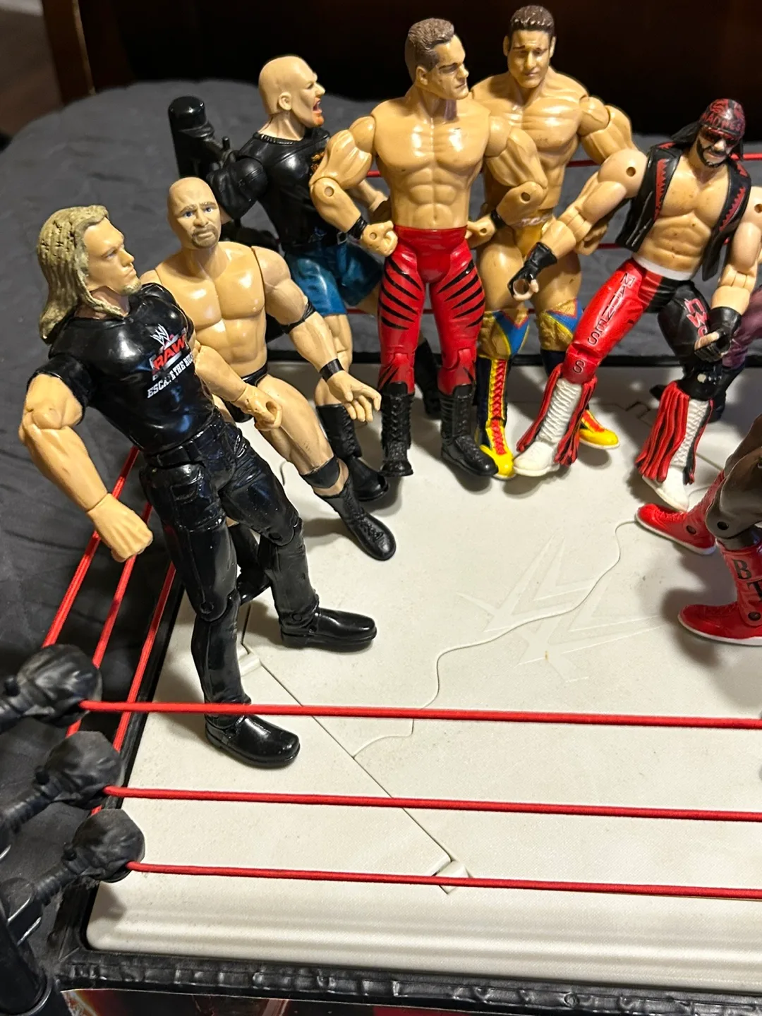 10 Figures Wrestlers Lot & Wrestling Ring. WWE WWF image indicator(2)