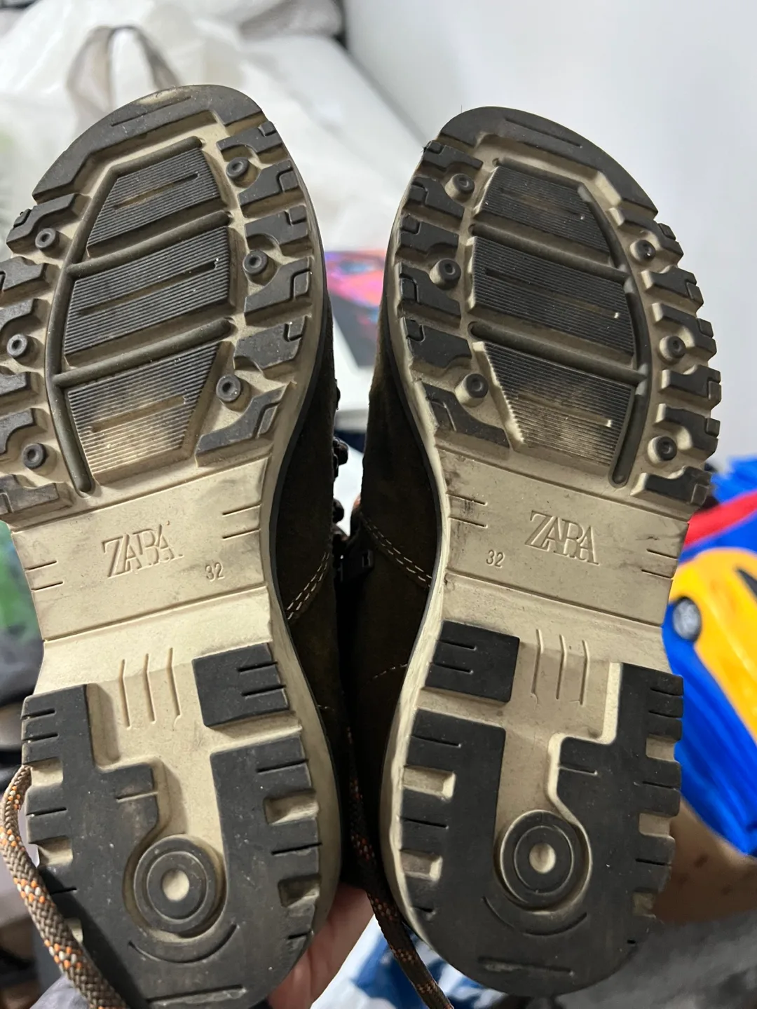 Zara boysOlive Green Suede Boots - Size EU 32 image indicator(4)