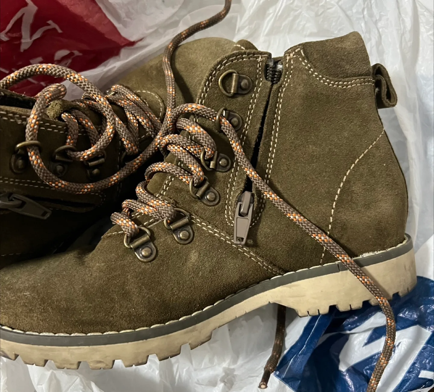 Zara boysOlive Green Suede Boots - Size EU 32 image indicator(2)