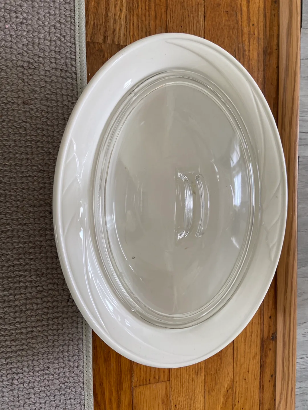 White Oval Casserole Dish with Glass Lid thumbnail