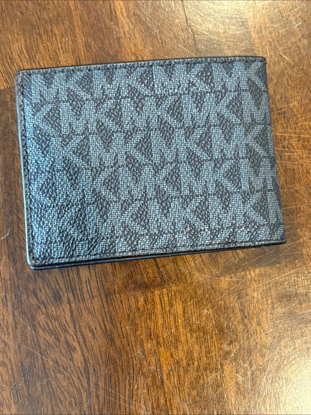 Michael Kors Card Holder Wallet image indicator(3)