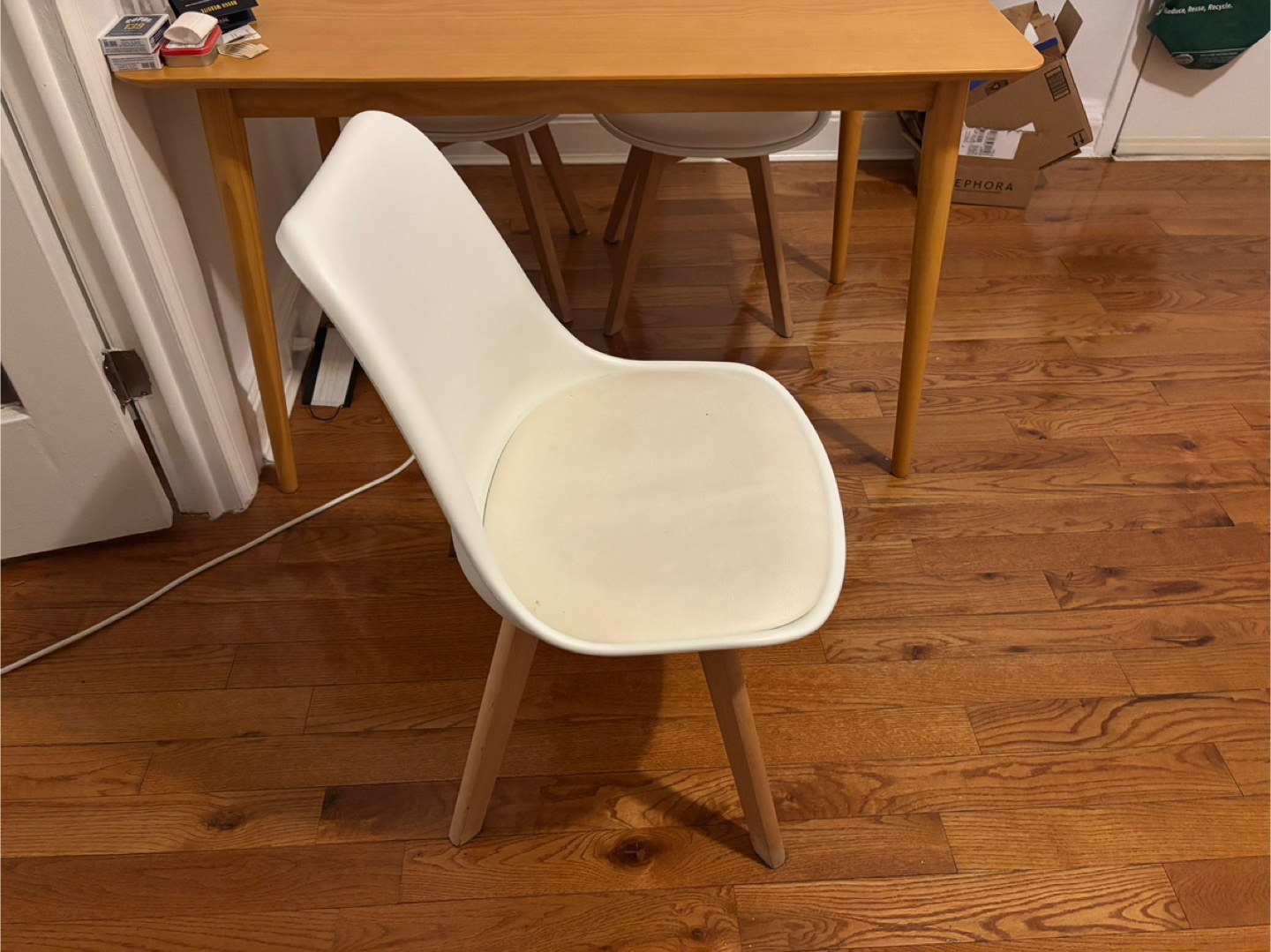 White Plastic Chair with Light Wood Legs - photo 2