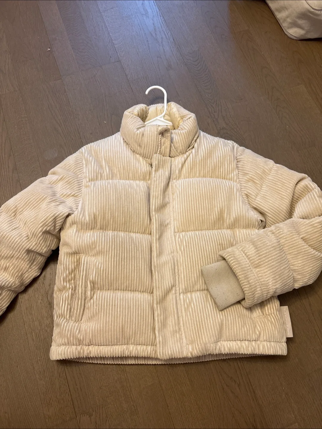 Aritzia Super Puff Shorty Jacket - XS - Cream Corduroy thumbnail