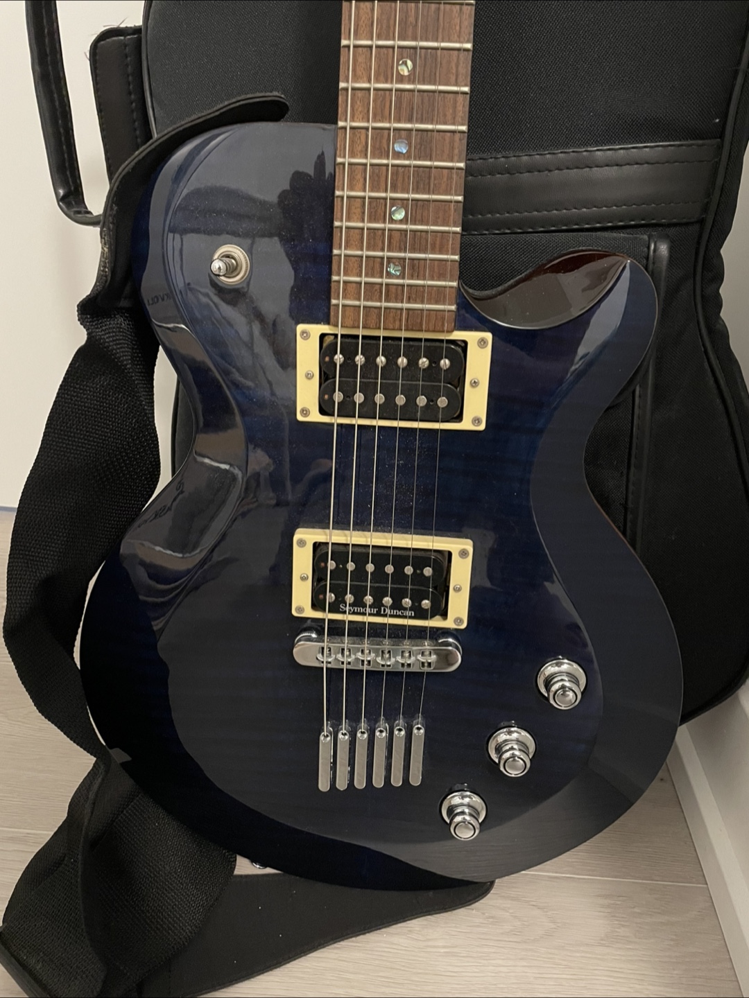Yamaha AES620 Electric Guitar with case - photo 2