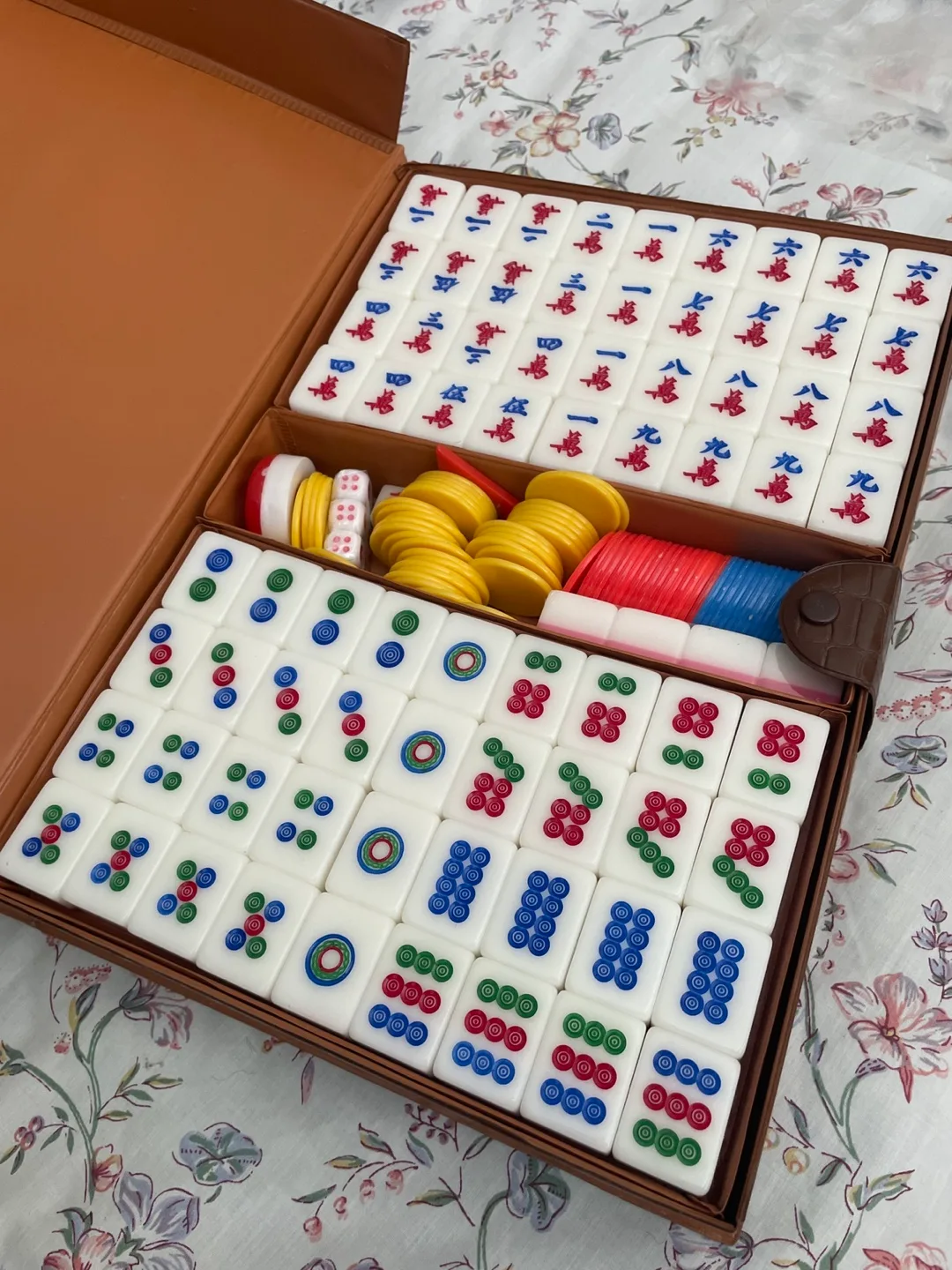 Mahjong Set with Carrying Case thumbnail