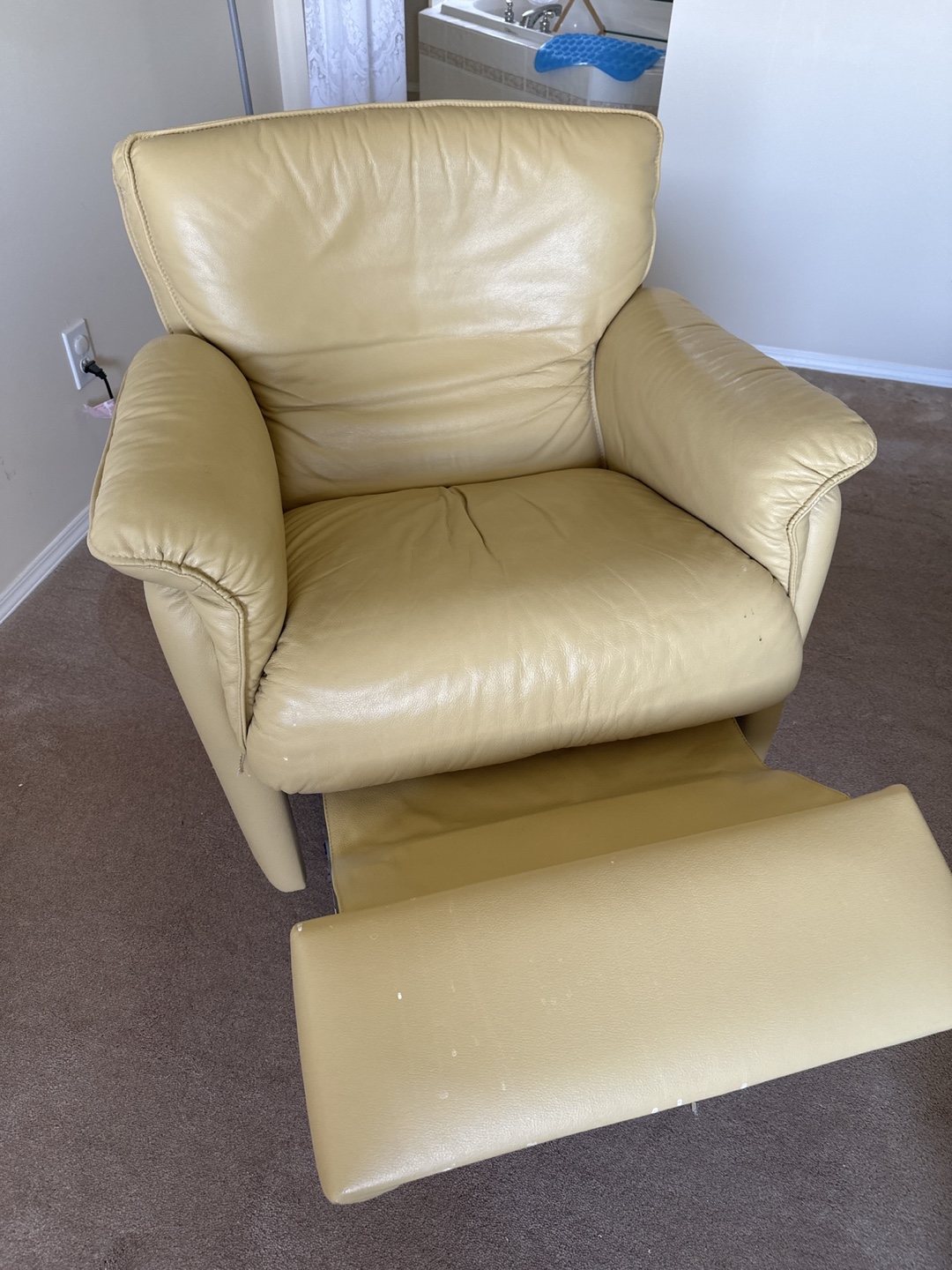 Reclining Leather Chair - Pale Yellow - photo 4