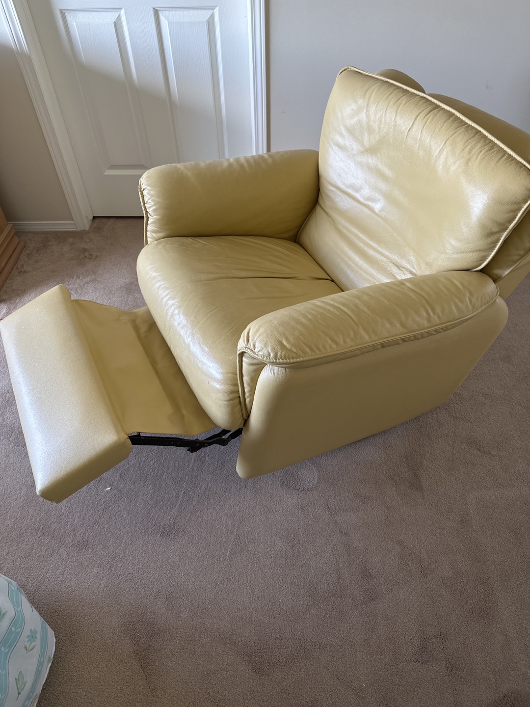 Reclining Leather Chair - Pale Yellow - photo 5