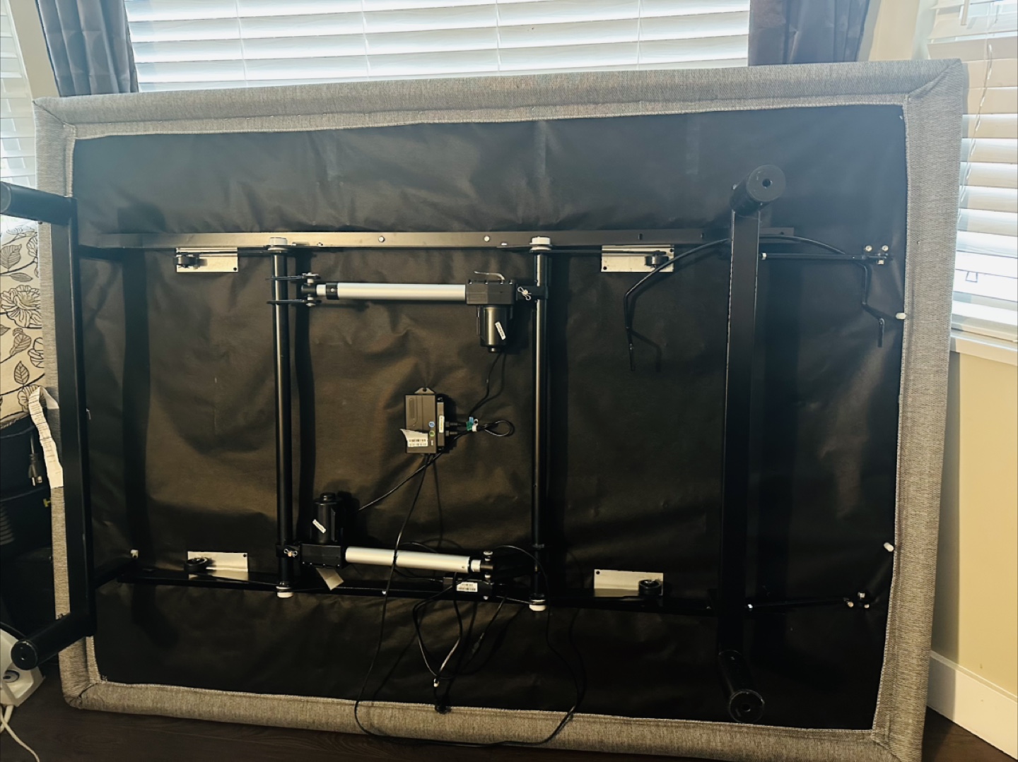 Adjustable queen Size Base - photo 2