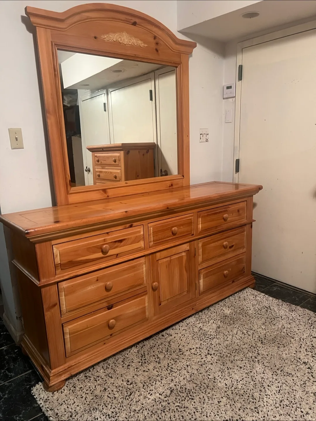 Delivery Extra - Broyhill Bedroom 9-drawer wide Dresser w/Mirror thumbnail