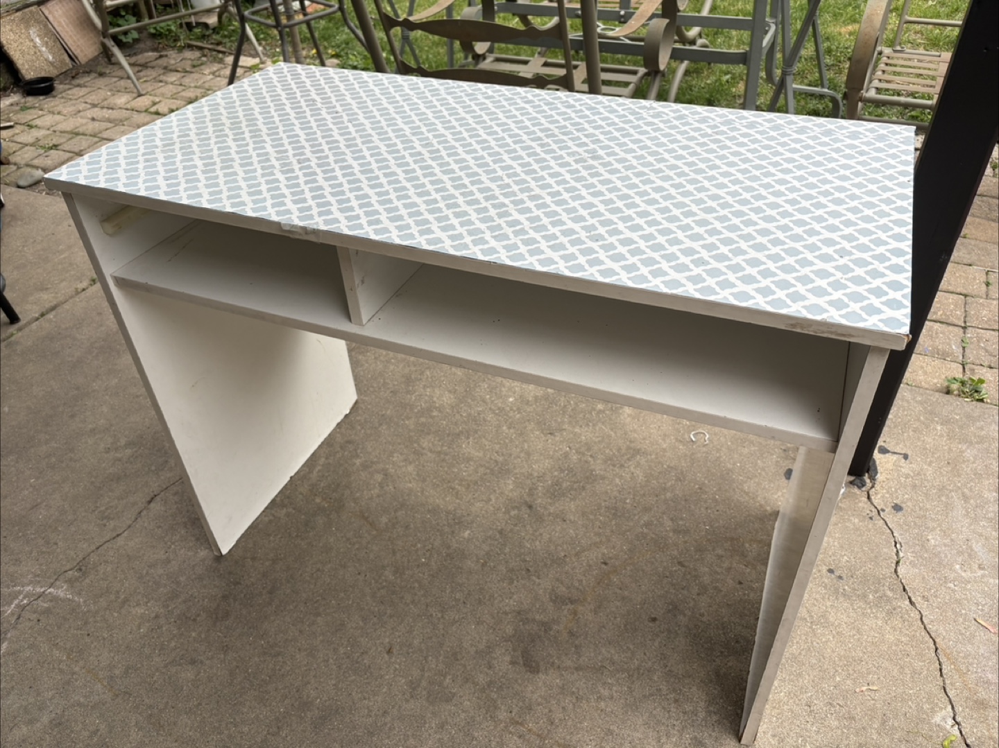 White Console Table with Geometric Pattern Top