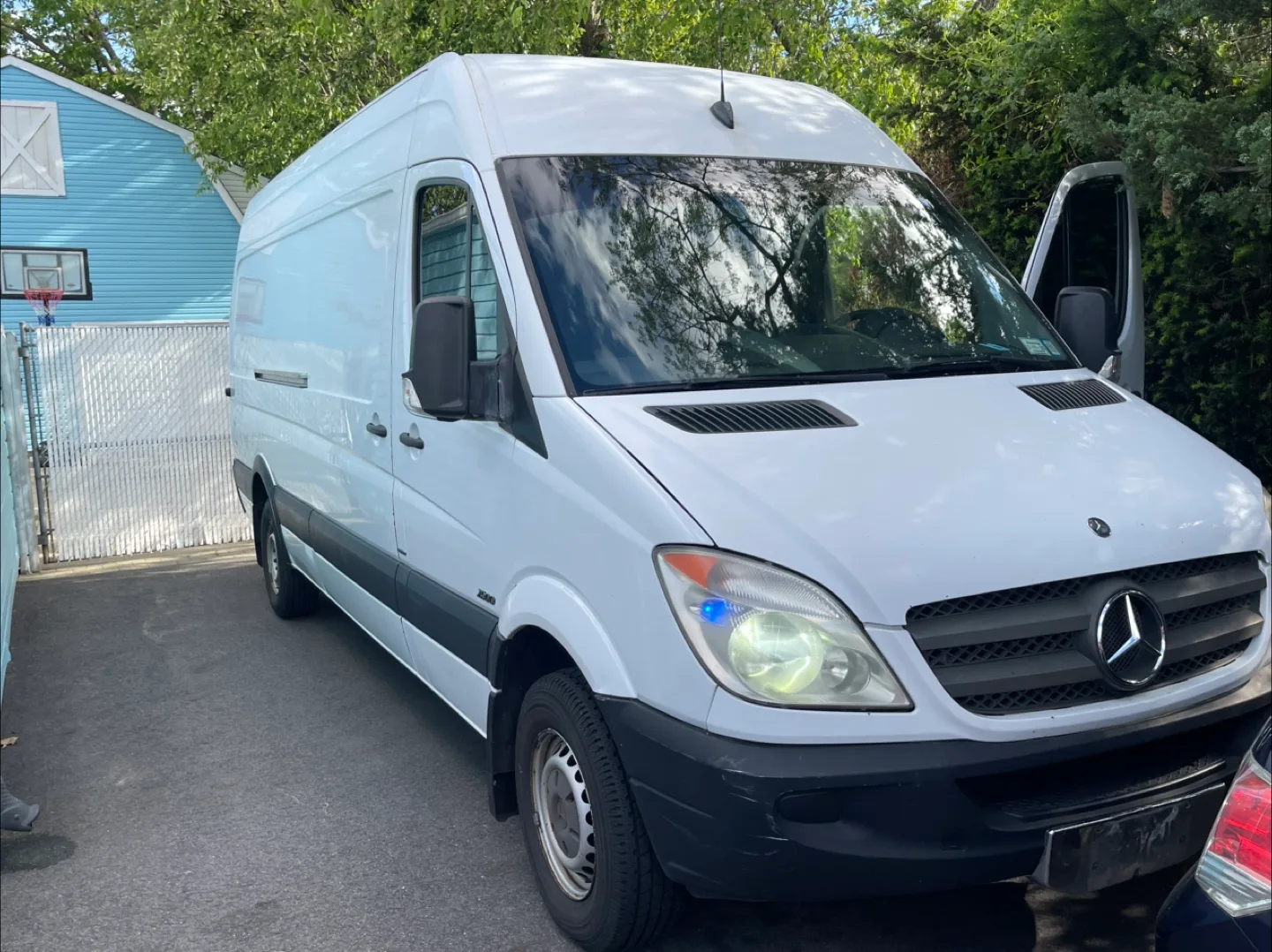 2012 Mercedes-Benz Sprinter 2500 Cargo Van image indicator(2)