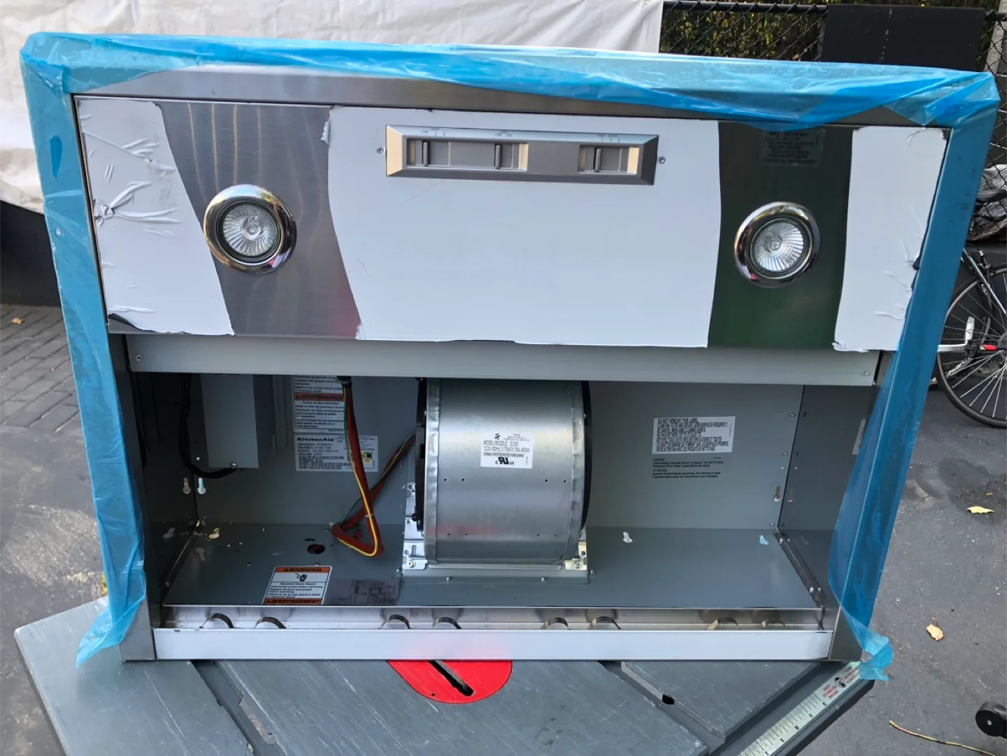 New KitchenAid Stainless Steel Under Cabinet Range Hood image indicator(2)