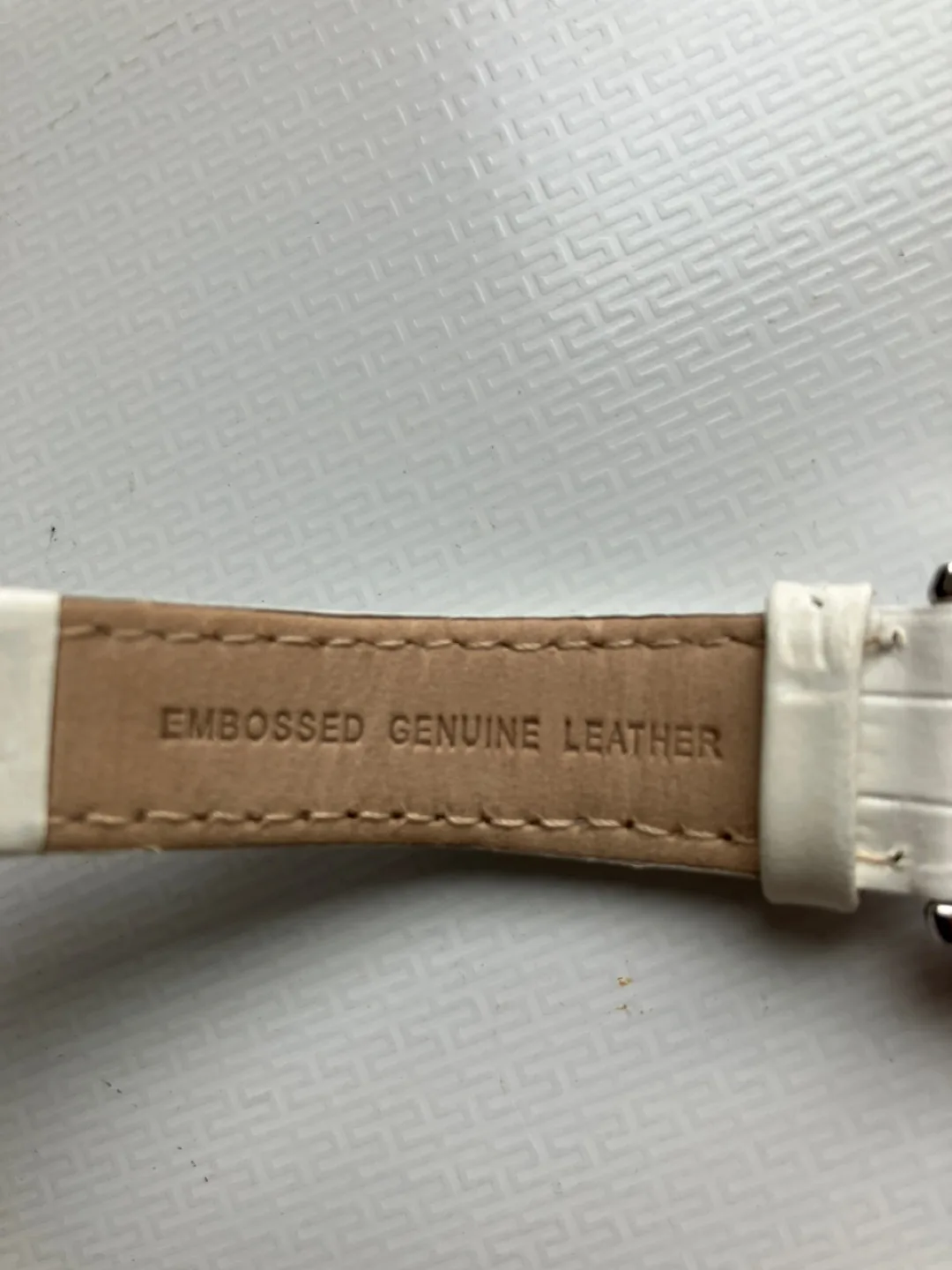 Timex Women's White Leather Watch image indicator(5)