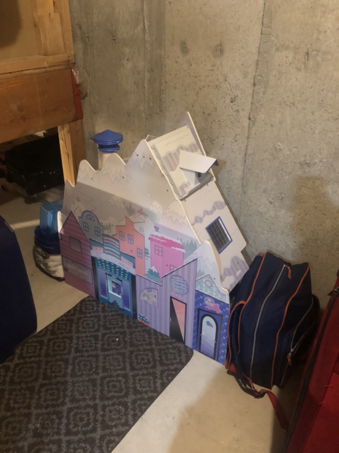 Limited edition LOL winter house