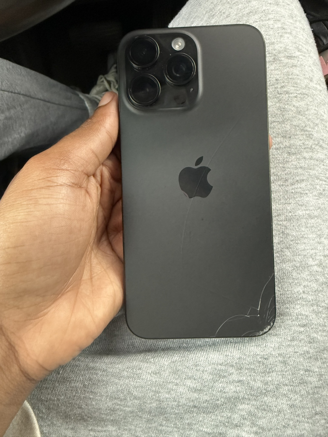 iPhone 15 pro max 256gb - photo 2