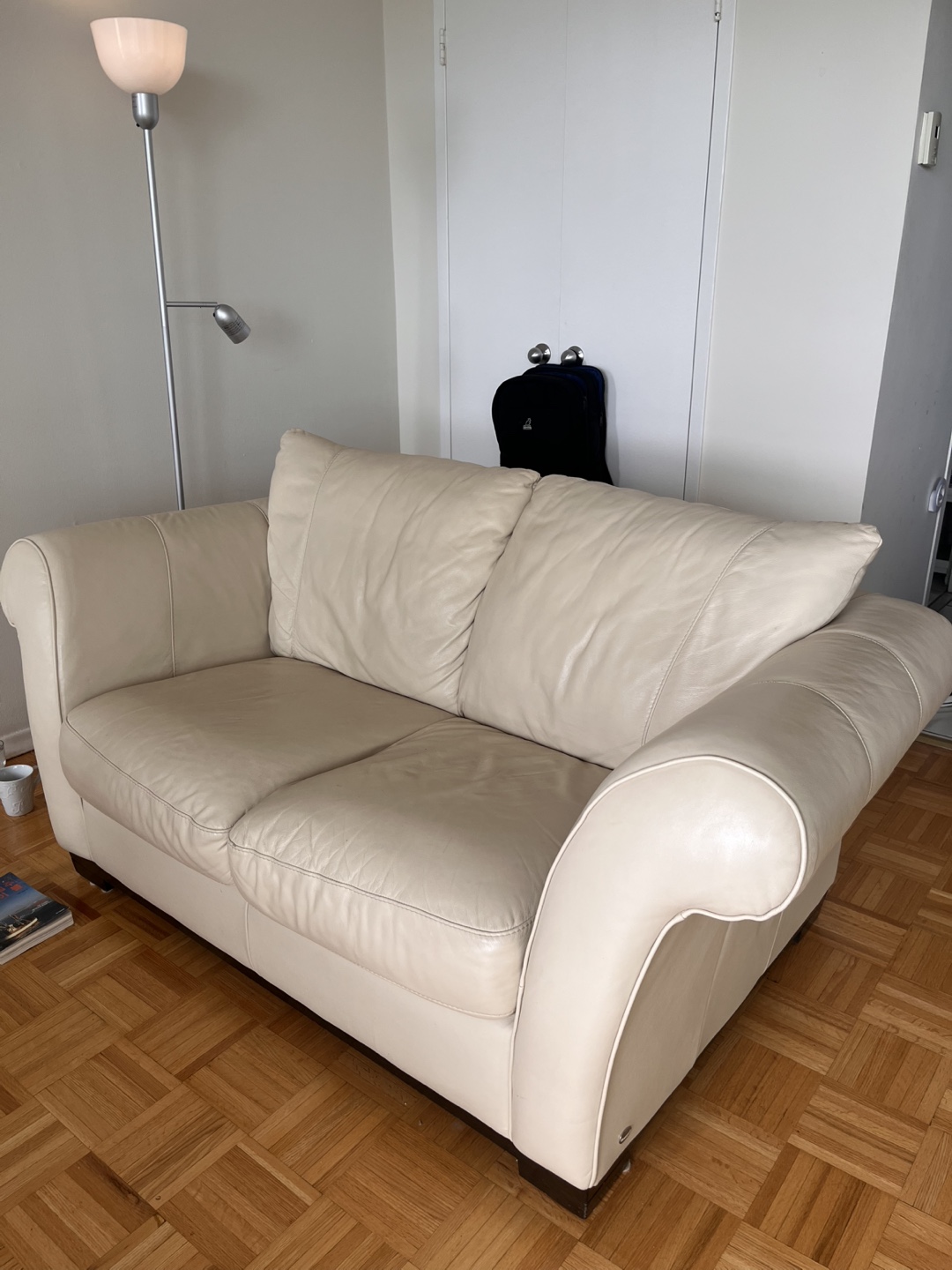 Italsofa Cream Leather Loveseat(Pick up only 2 men require)