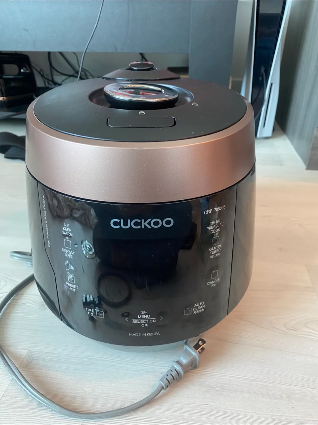 Cuckoo CRP-P0609S Electric Pressure Rice Cooker thumbnail