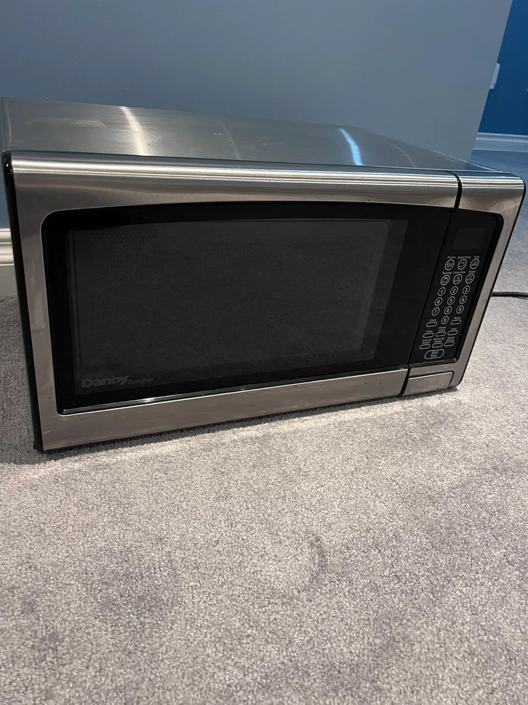 Danby 1.7 Cu. Ft. Stainless Steel Microwave thumbnail