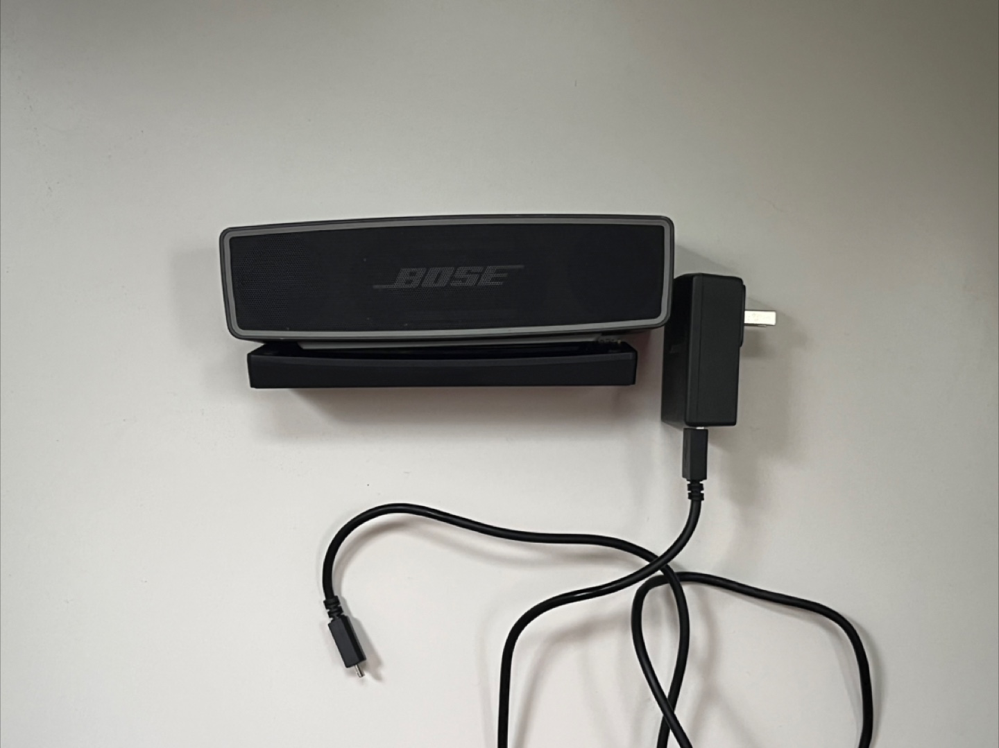 Bose Soundlink Mini Bluetooth Speaker with Charger