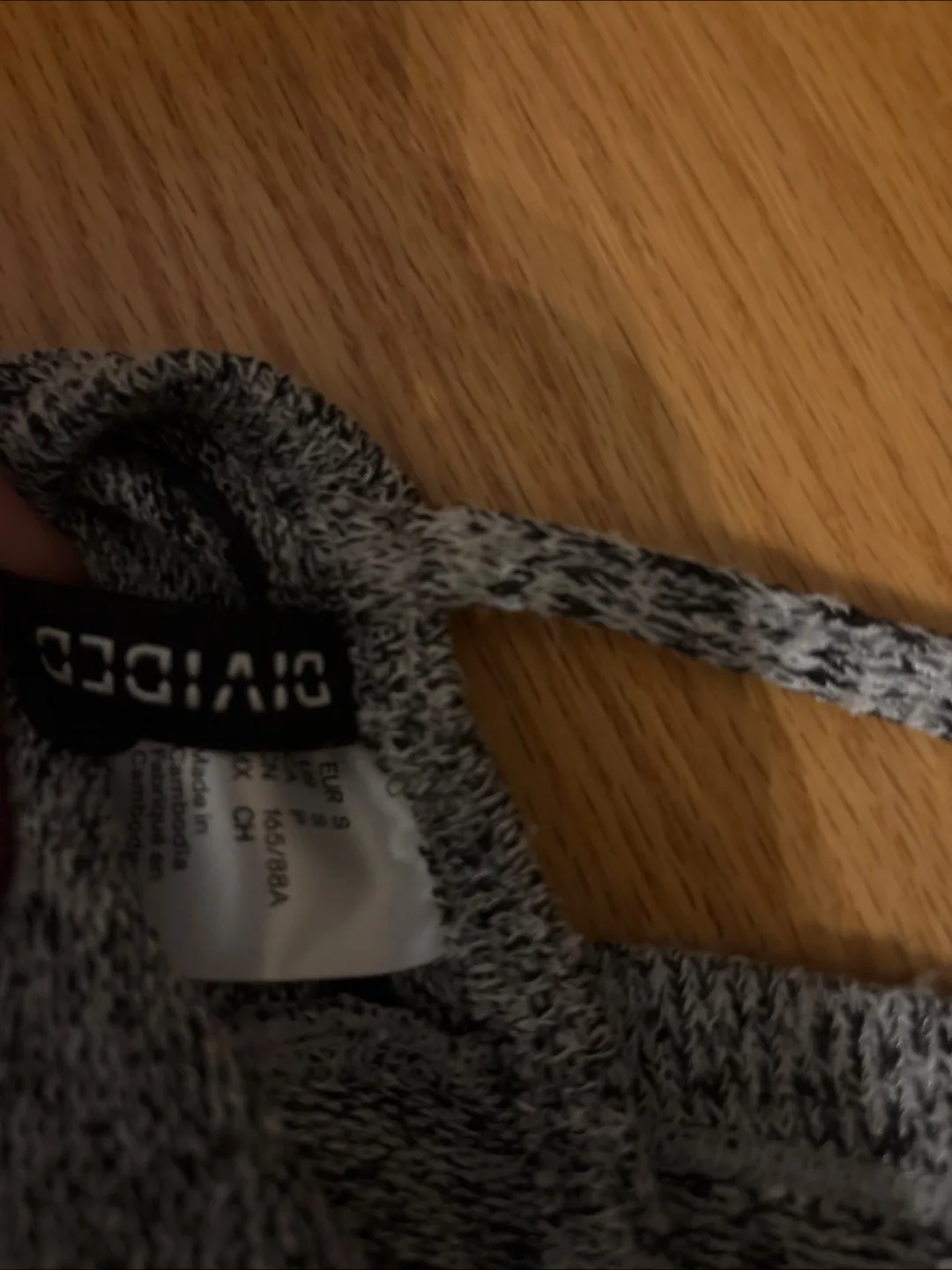 CLOTHING Bundle: Calvin Klein, Wilfred, H&M image indicator(5)