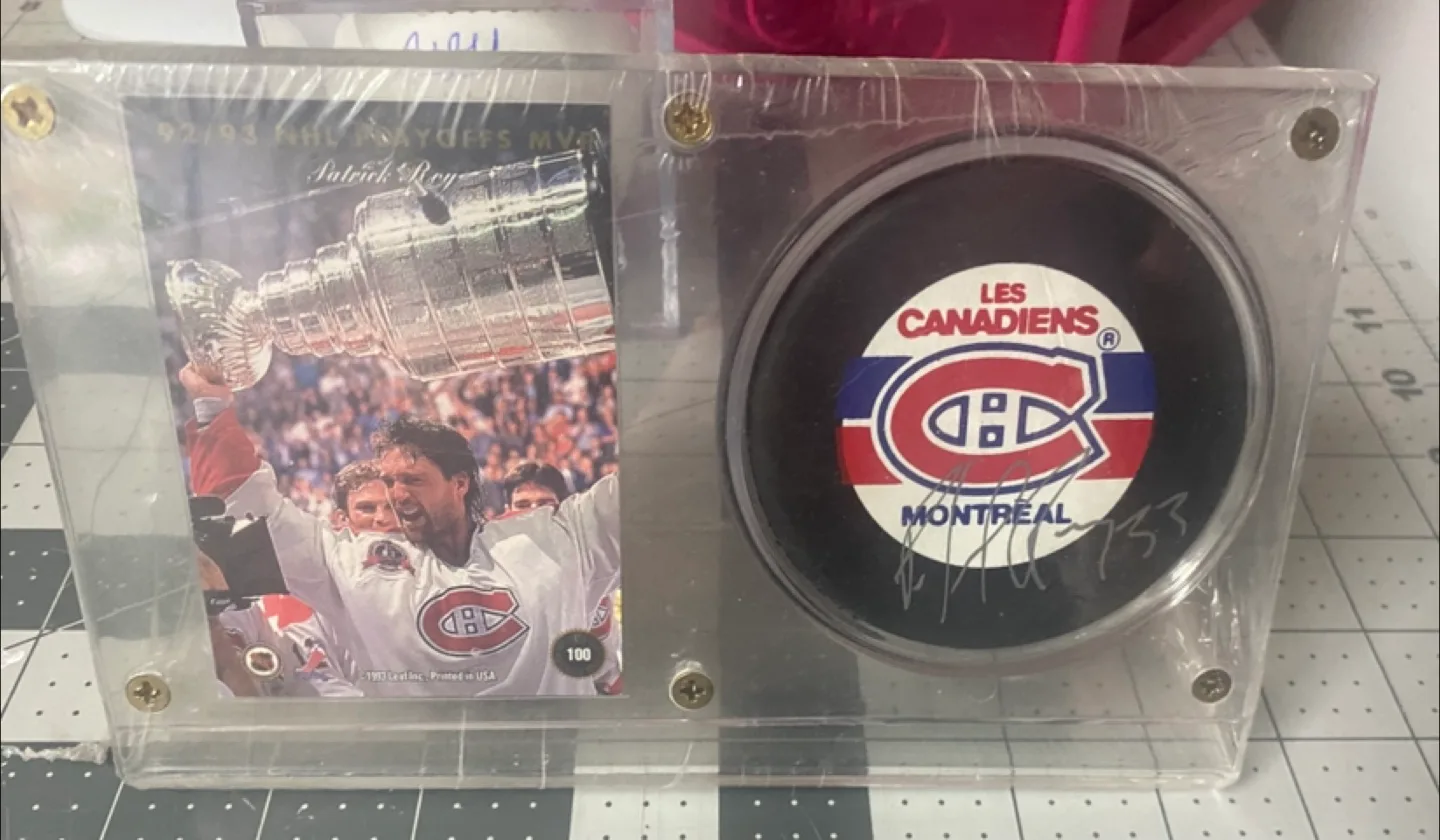 Patrick Roy Autographed Montreal Canadiens Puck & Card Display thumbnail