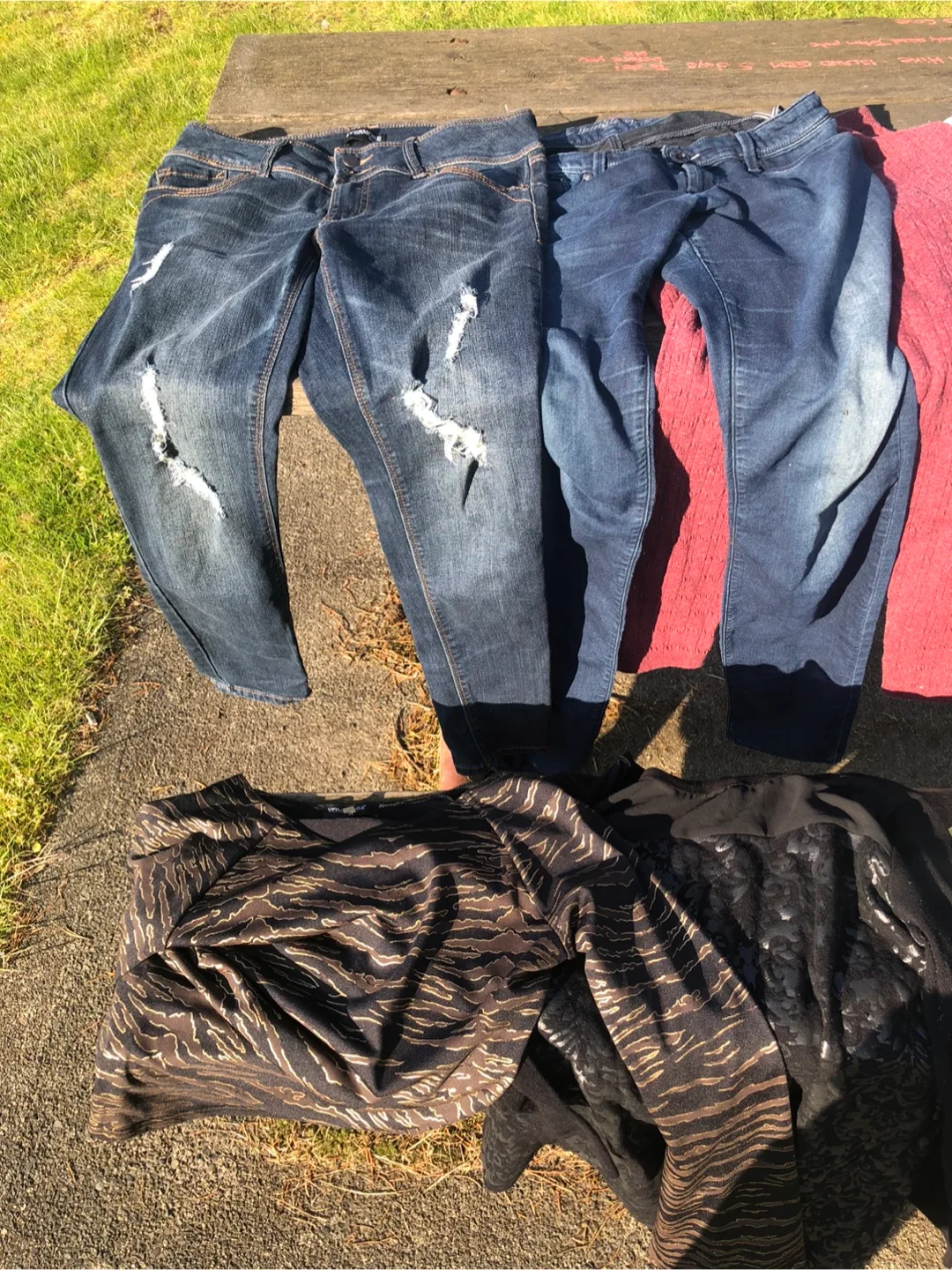 Women's M-L Clothing Bundle - Tops, Pants & Jeans thumbnail