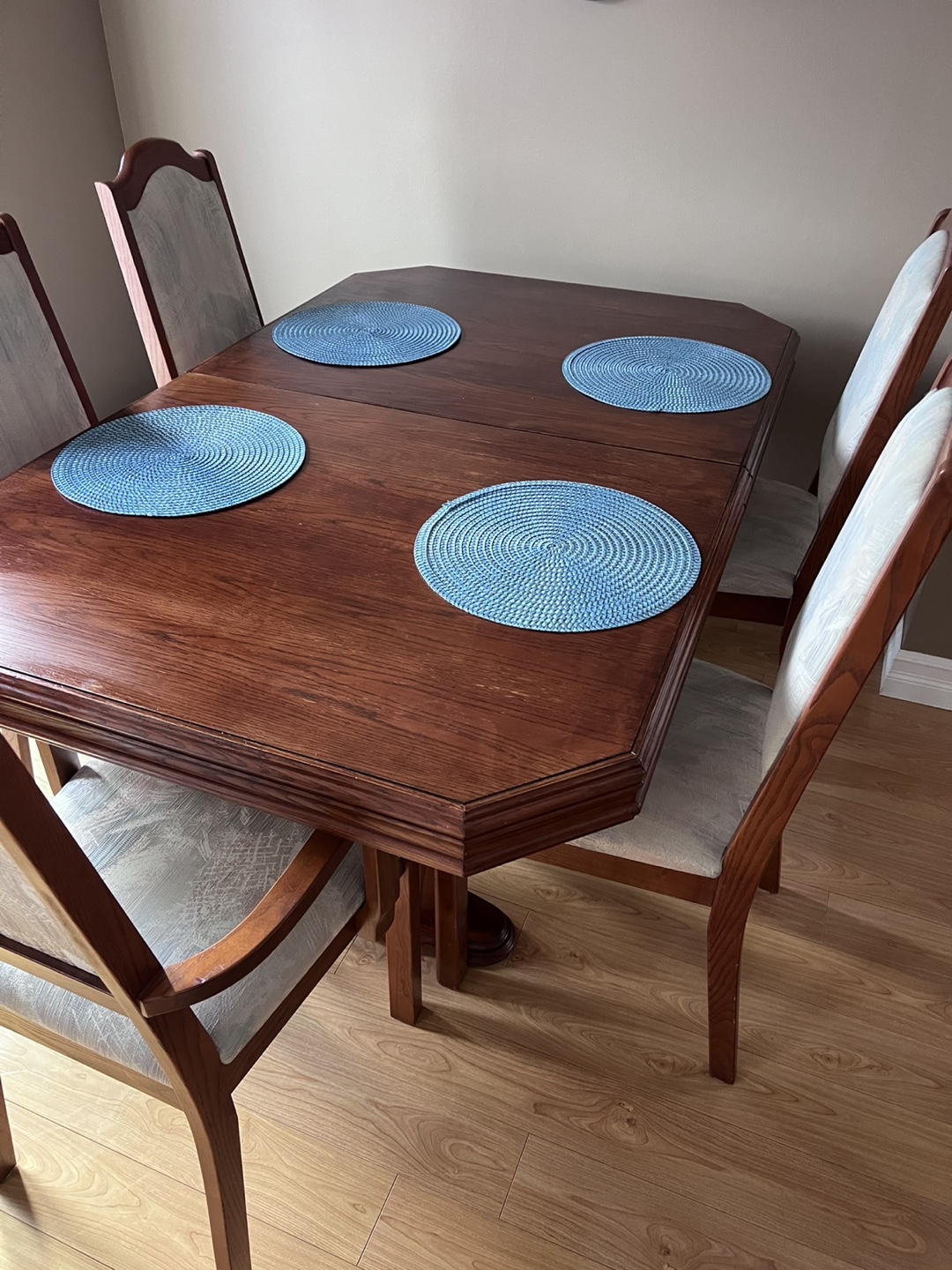 Solid Wood Extendable Dining Table with 5 Chairs