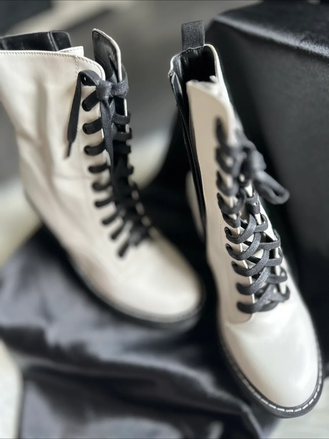 White Leather Lace-Up Platform Boots image indicator(3)