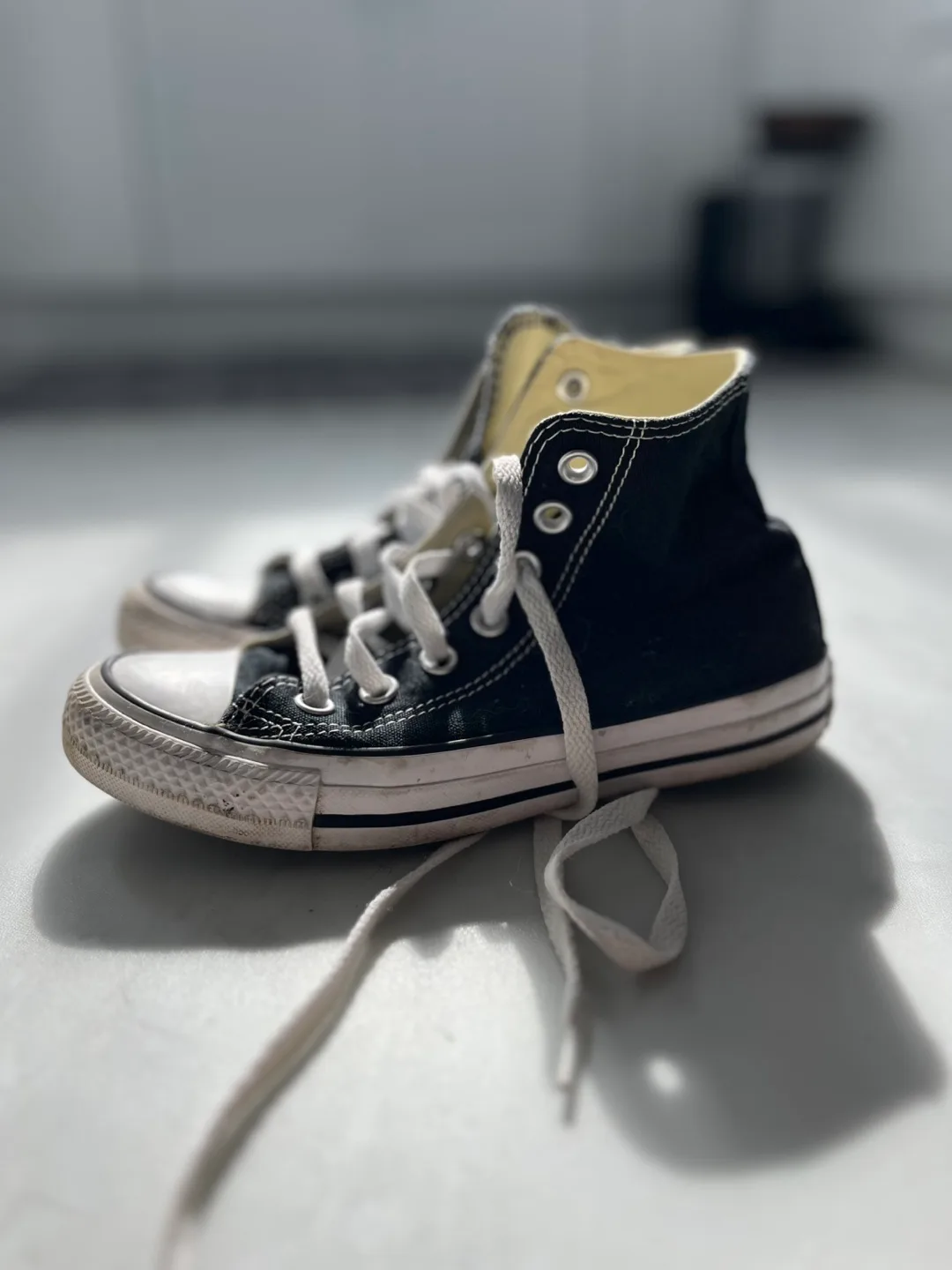 Converse Chuck Taylor black and white thumbnail